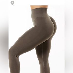 Alphalete amplify size small color mocha NEVER WORN WITH TAGS